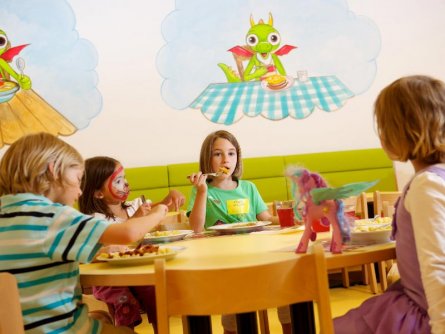 familie en spa resort alpenpark seefeld in tirol (28)