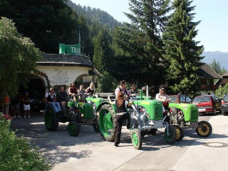 traktor rijden trattlerhof bad kleinkirchheim