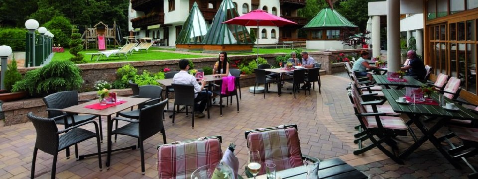 aktivhotel waldhof oetz tirol vakantie oostenrijk oostenrijkse alpen (1)
