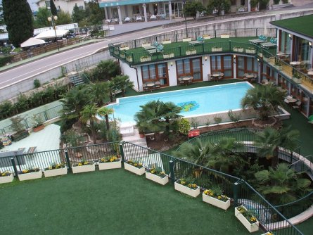 hotel alexander limone sul garda gardameer (1)