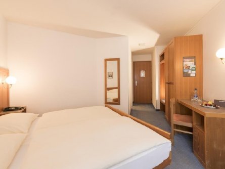 hotel schweizerhof sils maria graubunden vakantie zwitserland zwitserse alpen kamer (18)