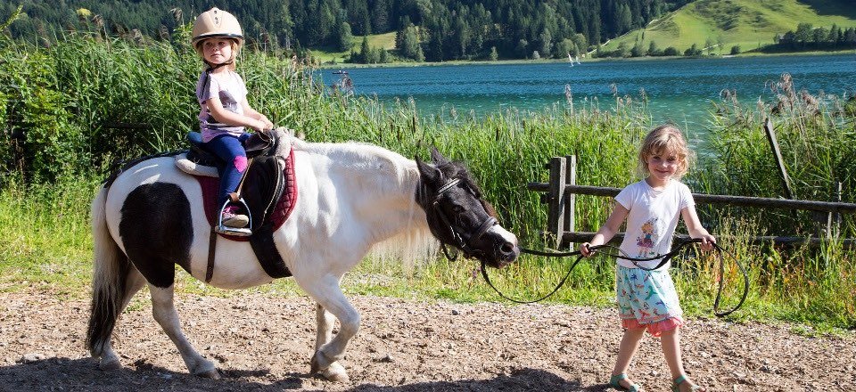 ponyrijden kinderen weissensee karinthie oostenrijk tourismus weissensee